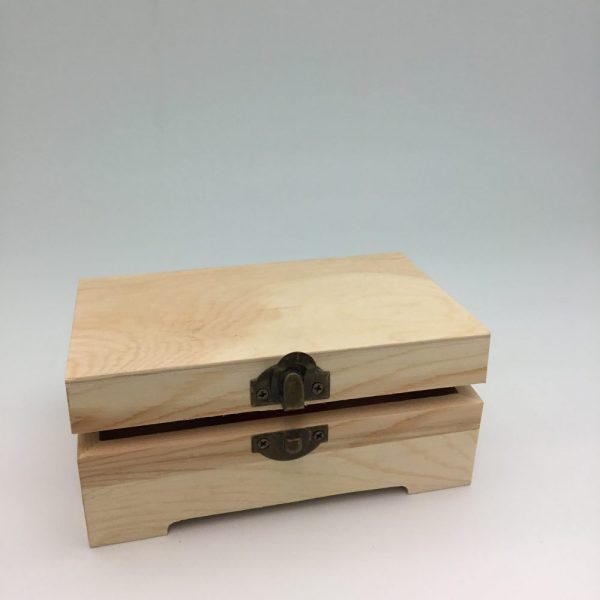 szkatułka ozdoba na biżuterię drewno