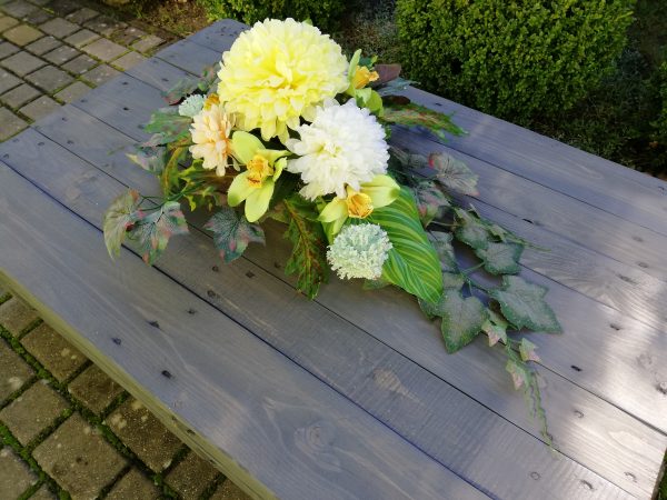 https://artdecha.pl/wp-content/uploads/2019/10/piękne-sztuczne-kwiaty-na-cmentarz-grób-ozdoba-kompozycja-rękodzieło.jpg